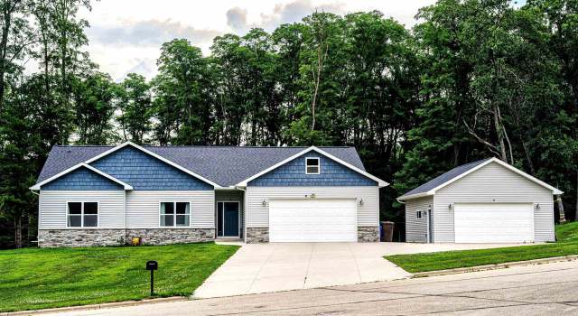 Photo of 314 Glen Becker Trl, Wisconsin Dells, WI 53965