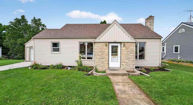 Photo of 504 E Merrimac St, Dodgeville, WI 53533