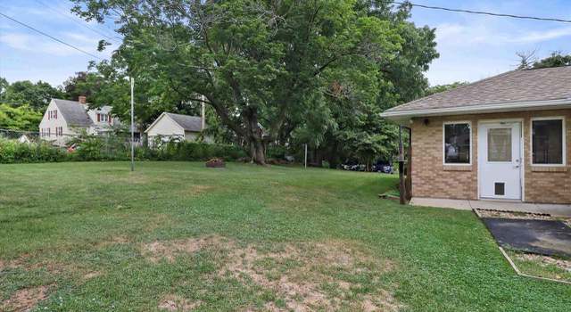 Photo of 923 12th St, Monroe, WI 53566