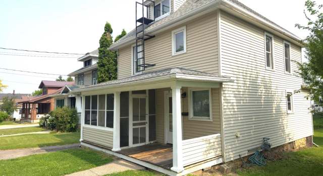 Photo of 320 W Cedar St, Platteville, WI 53818