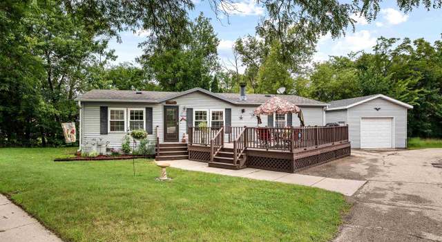 Photo of 657 E Lake St #11, Lake Mills, WI 53551
