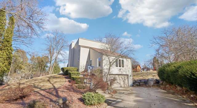 Photo of 517 Isle Royal Dr, Madison, WI 53705
