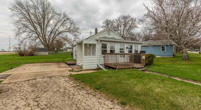 Photo of 635 11th St, Monroe, WI 53566