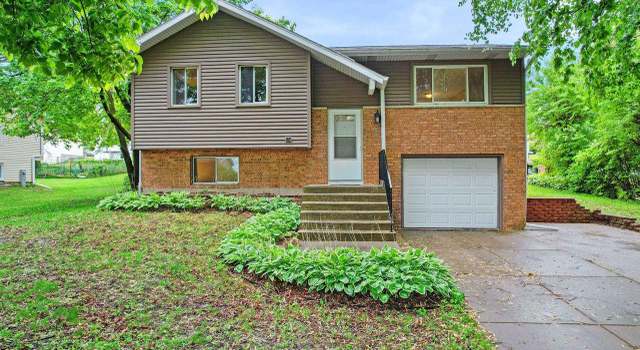 Photo of 2809 Dunwoody Dr, Madison, WI 53713
