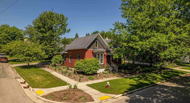 Photo of 819 1st St, New Glarus, WI 53574