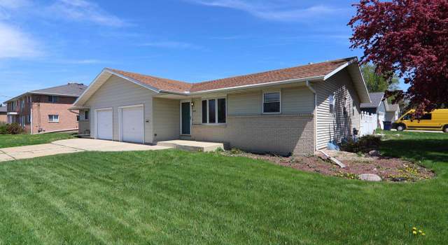 Photo of 1302 N Randall Ave, Janesville, WI 53545