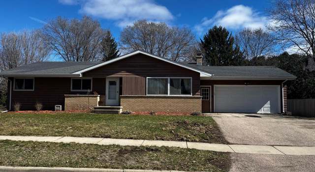 Photo of 1823 East St, Black Earth, WI 53515
