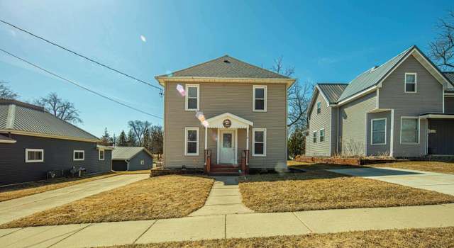 Photo of 114 Grove St, Ridgeway, WI 53582