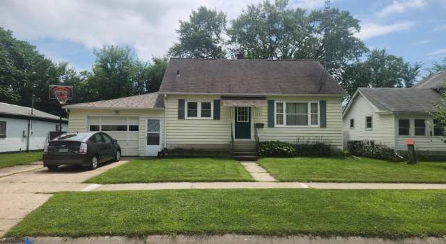 Photo of 504 E Edgewater St, Portage, WI 53901