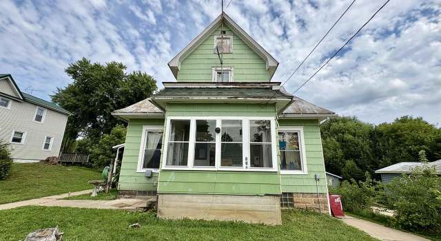 Photo of 110 S Oak St, North Freedom, WI 53951
