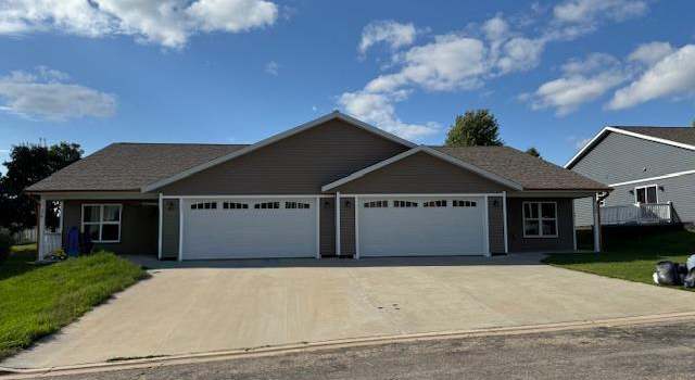 Photo of 324-326 Redruth Dr, Dodgeville, WI 53533