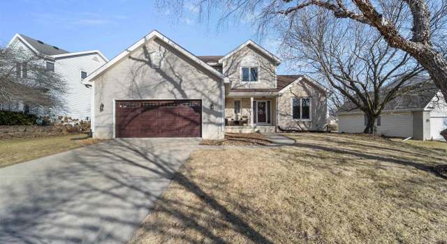 Photo of 17 Autumnwood Cir, Madison, WI 53719