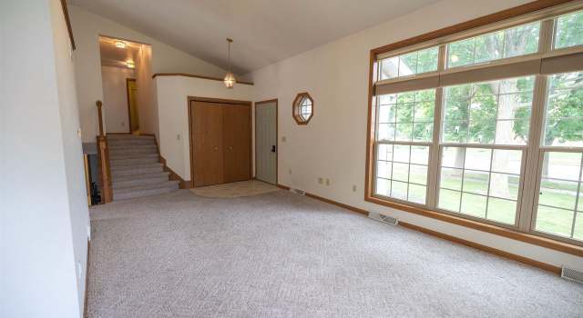 Photo of 301 Lincoln Ave, Reeseville, WI 53579