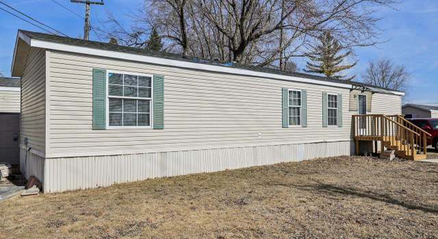 Photo of 855 E Lake St #35, Lake Mills, WI 53551