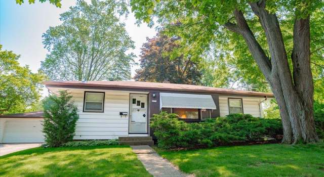 Photo of 4225 School Rd, Madison, WI 53704