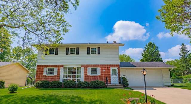 Photo of 6329 Masthead Dr, Madison, WI 53705