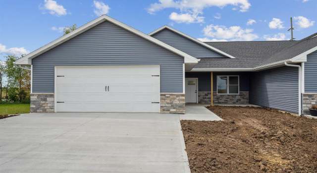 Photo of 633 Pine St, Dickeyville, WI 53808