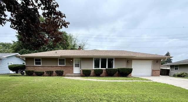 Photo of 2520 Skokie Dr, Rockford, IL 61108