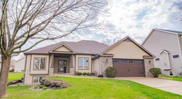 Photo of 913 Eagle Crest Dr, Madison, WI 53704