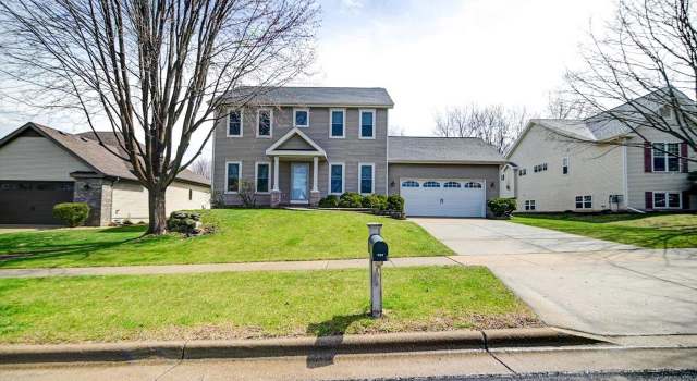 Photo of 909 Eagle Crest Dr, Madison, WI 53704