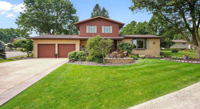Photo of 503 W Spring St, Dodgeville, WI 53533