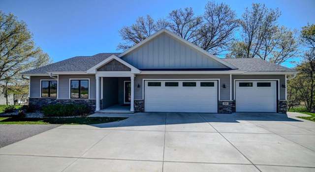 Photo of 521 Ridge Dr, Mazomanie, WI 53560