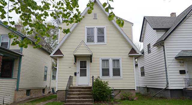 Photo of 914 Erin St, Madison, WI 53715