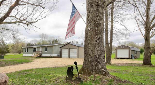 Photo of W5977 Lakeview Dr, Montello, WI 53949