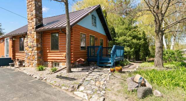 Photo of 123 Willow St, Baraboo, WI 53913