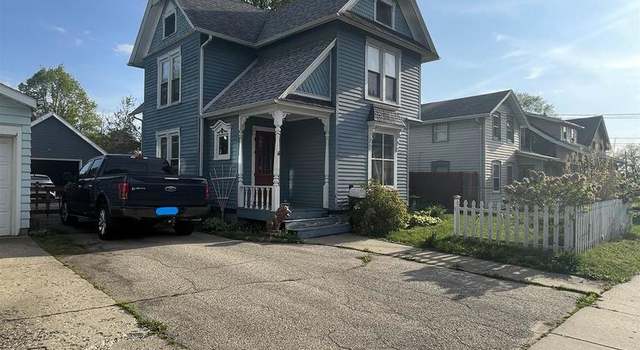 Photo of 428 E Centerway St, Janesville, WI 53545