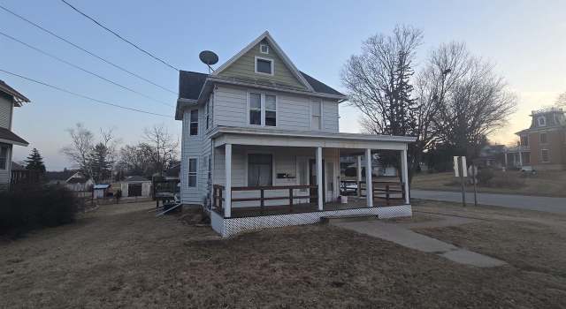 Photo of 432 W Cherry St, Lancaster, WI 53813