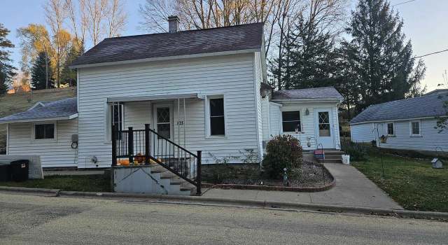 Photo of 103 Cross St, Potosi, WI 53820