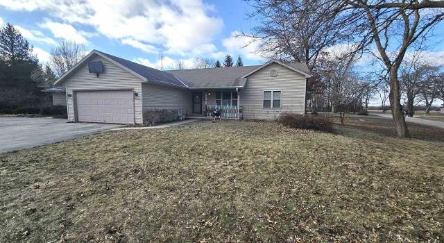 Photo of N6835 Daisy Rd, Elkhorn, WI 53121