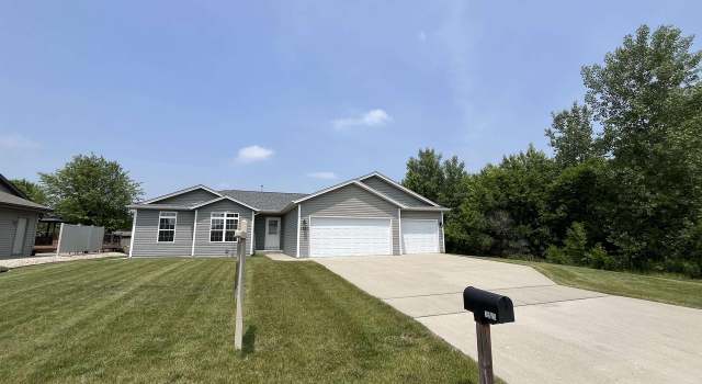 Photo of 1520 Redwood Dr, Janesville, WI 53546