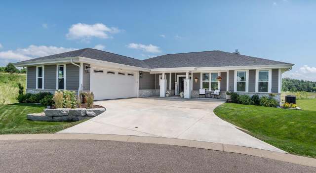 Photo of 5819 Eagle Prairie Ct, Waunakee, WI 53597