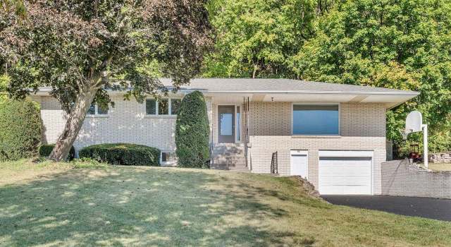 Photo of 911 E Bluff St, Cassville, WI 53806