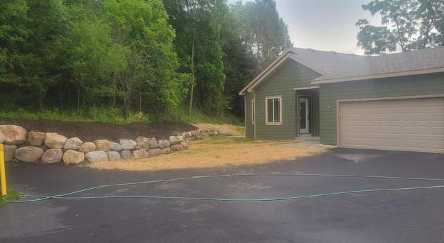 Photo of 1430 Martiny Ct, Baraboo, WI 53913