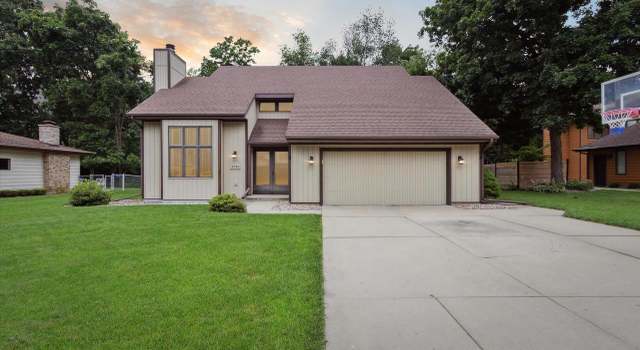 Photo of 3733 Buckingham Dr, Janesville, WI 53546