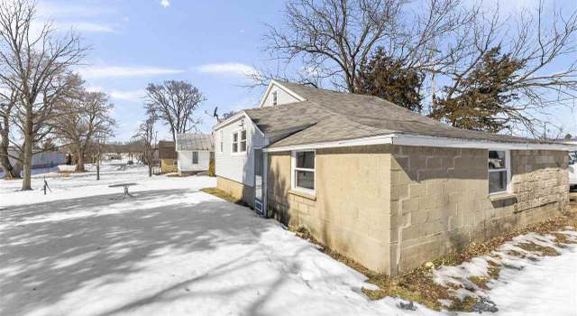 Photo of 701 Linnerud Dr, Sun Prairie, WI 53590