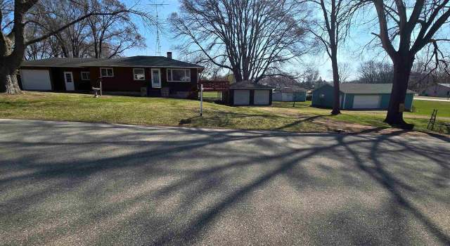 Photo of 241 N Forest St, Kingston, WI 53939