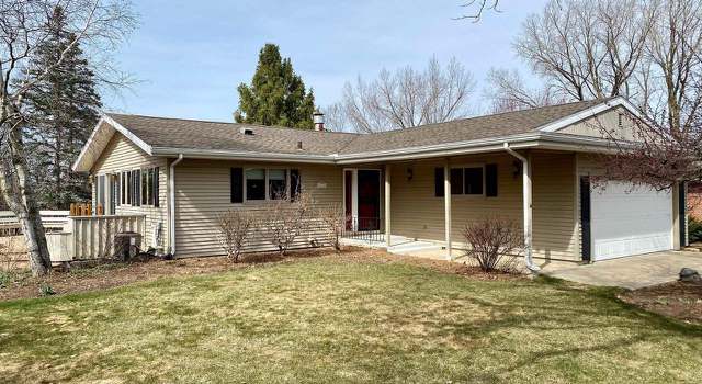 Photo of 3814 Rolling Hill Dr, Middleton, WI 53562