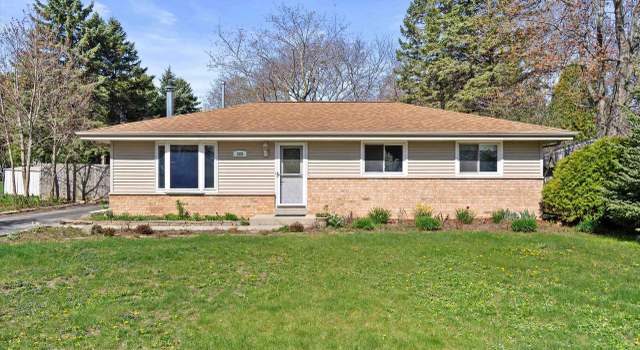 Photo of 329 S Judge Dr, Saukville, WI 53080