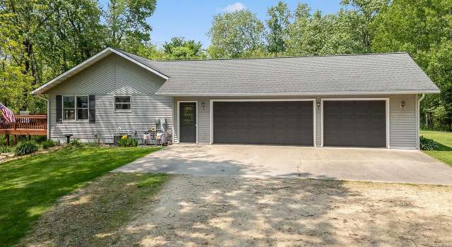 Photo of 3387 1st Dr, Oxford, WI 53952