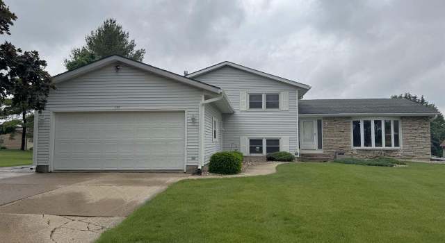 Photo of 137 24th Ave, Monroe, WI 53566