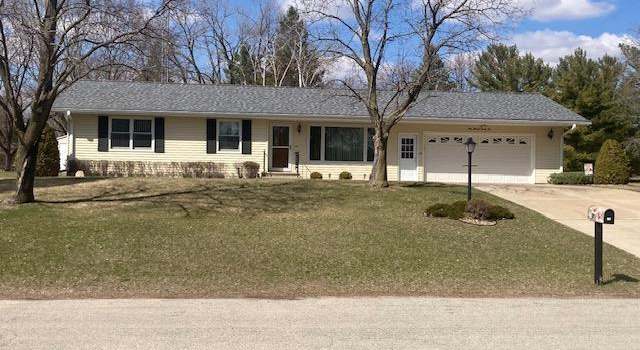 Photo of 394 Palmer Ave, Green Lake, WI 54941
