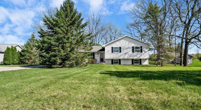 Photo of W5512 Gema Dr, Pardeeville, WI 53954