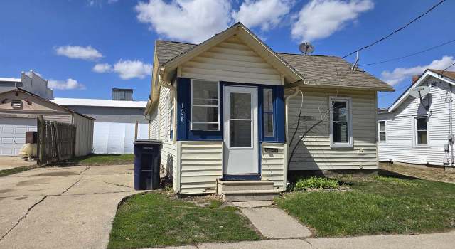 Photo of 108 W Holmes St, Janesville, WI 53548