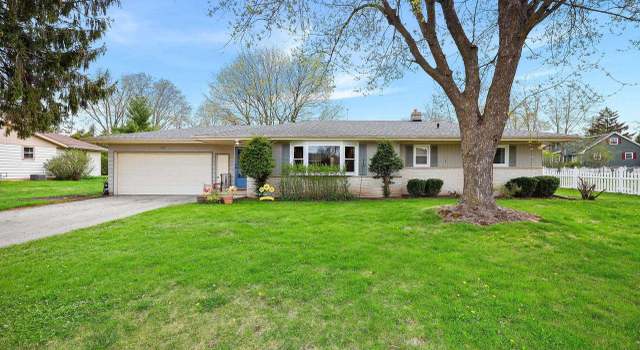 Photo of 909 Park View Dr, Sun Prairie, WI 53590