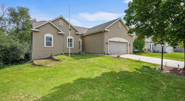 Photo of 405 Hunters Glen Ln, Johnson Creek, WI 53038