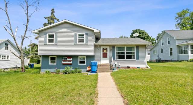 Photo of 608 4th Ave, Baraboo, WI 53913